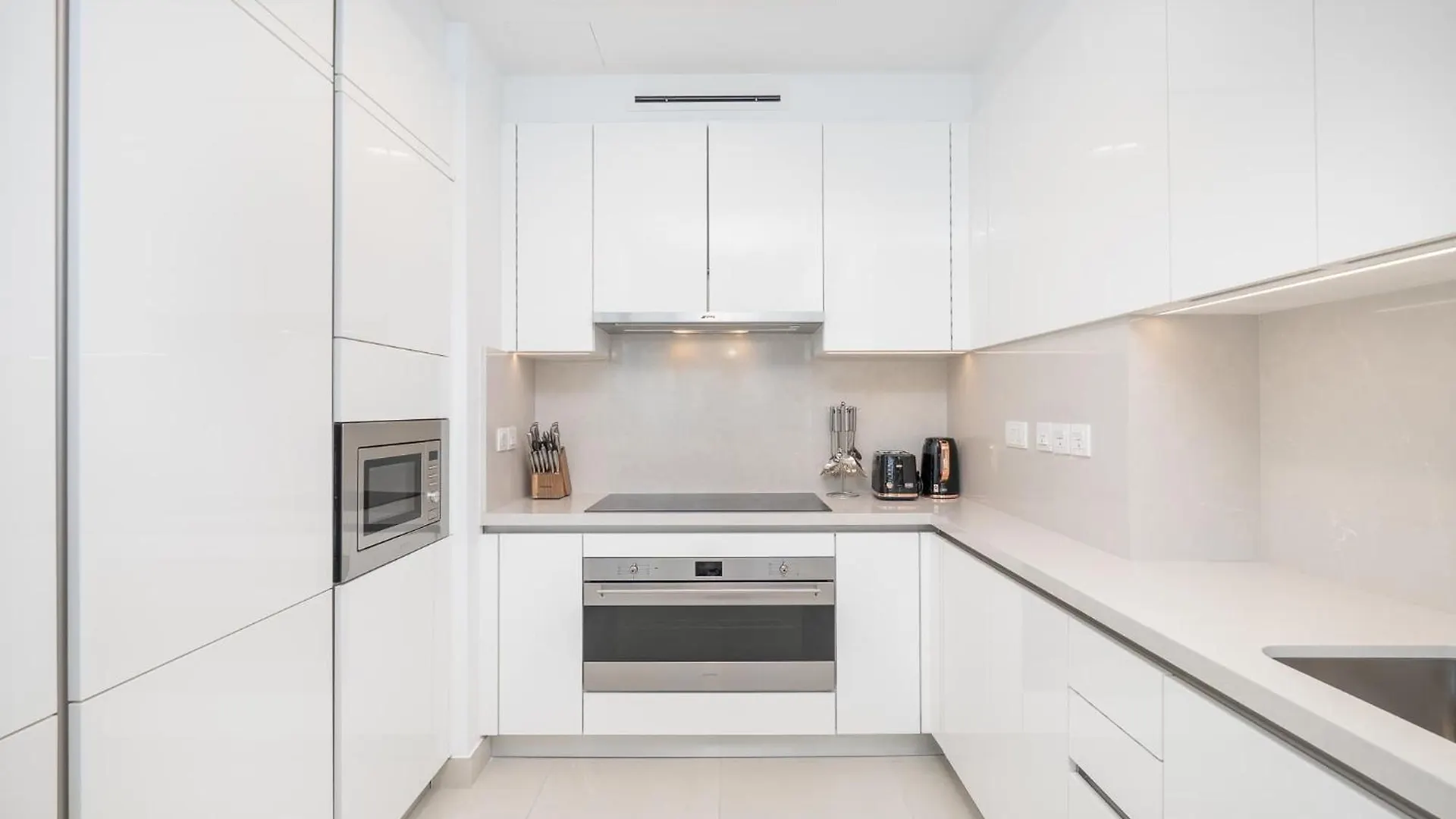 Elegant Unit In Al Wasl Sleeps 4 With Canal Views دبي شقة