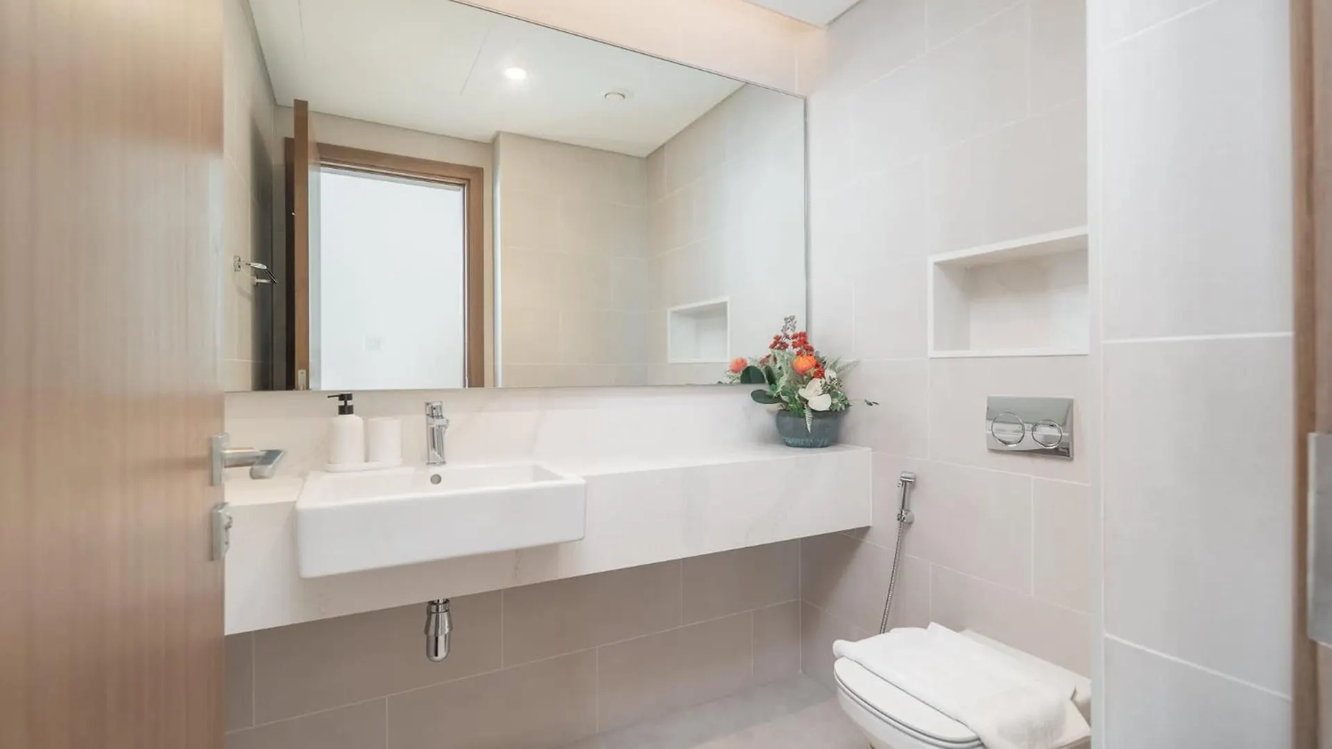 شقة Elegant Unit In Al Wasl Sleeps 4 With Canal Views دبي
